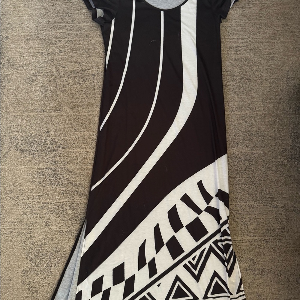 Fashion Nova Black and White Maxi Dress
